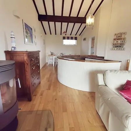Beach Retreat-3 Bed-Pet Friendly-Central Location Trearddur Exterior photo