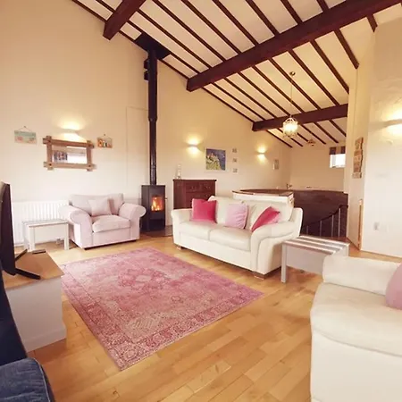 Beach Retreat-3 Bed-Pet Friendly-Central Location Trearddur Exterior photo
