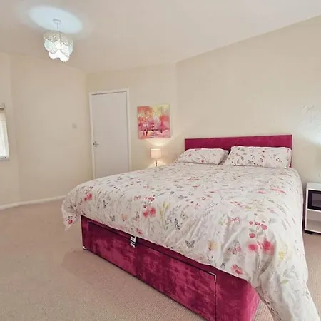 Beach Retreat-3 Bed-Pet Friendly-Central Location Trearddur Exterior photo