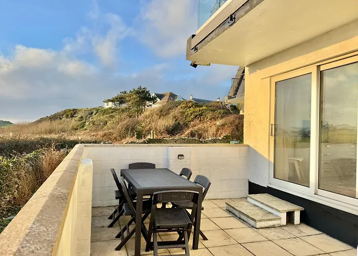 Beach Retreat-3 Bed-Pet Friendly-Central Location