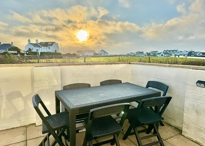 Beach Retreat-3 Bed-Pet Friendly-Central Location